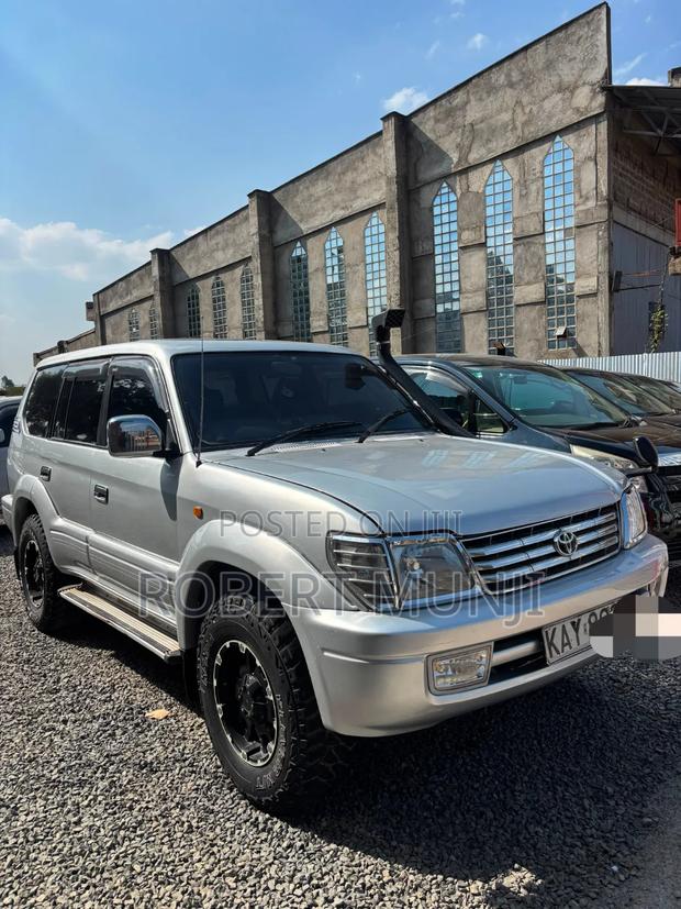 Toyota Land Cruiser Prado 2000 Silver