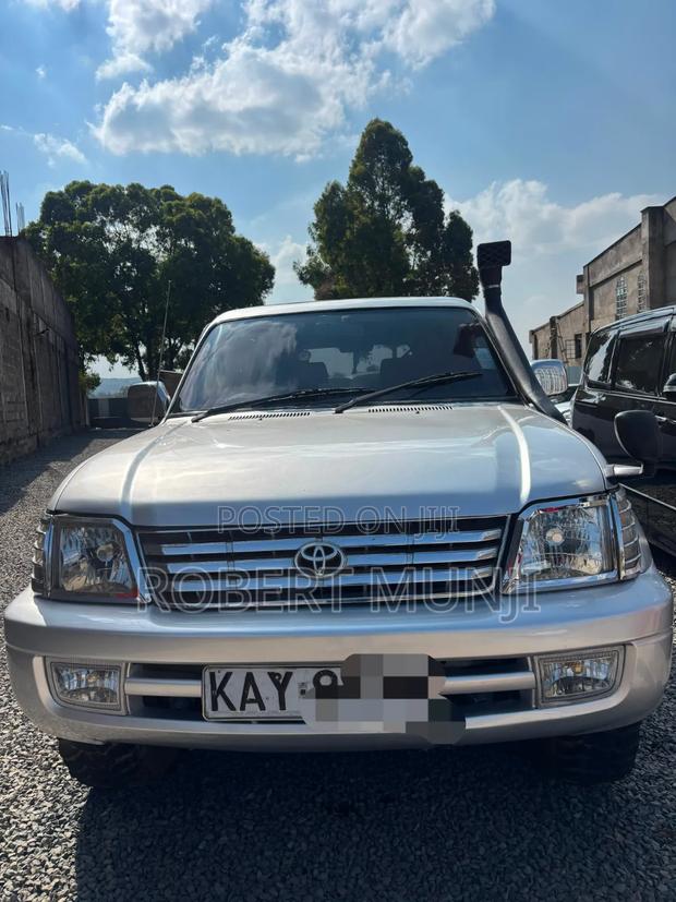 Toyota Land Cruiser Prado 2000 Silver