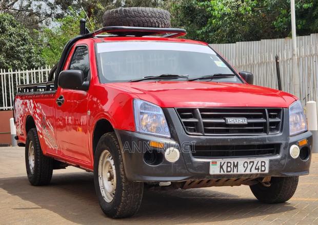 Isuzu D-MAX 2010 Red