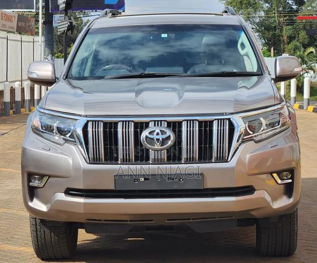 Toyota Land Cruiser Prado 2017 Brown