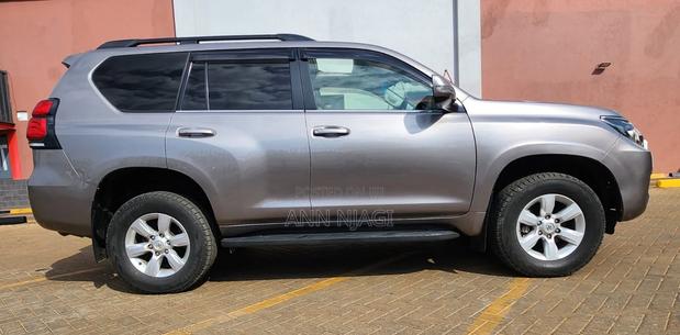 Toyota Land Cruiser Prado 2017 Brown