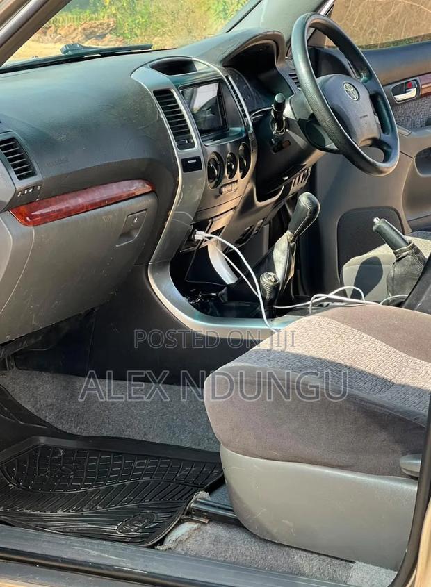 Toyota Land Cruiser Prado 2005 Silver