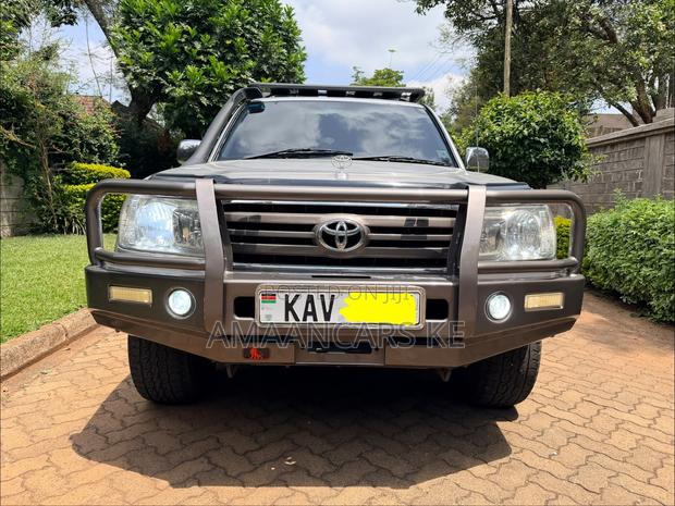 Toyota Land Cruiser 100 4.2 2006 Silver