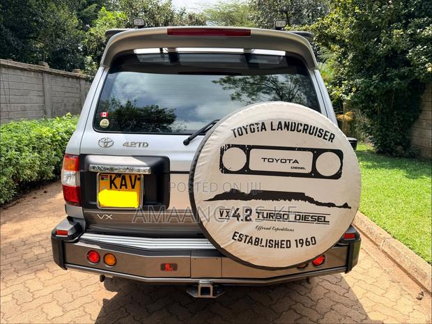 Toyota Land Cruiser 100 4.2 2006 Silver