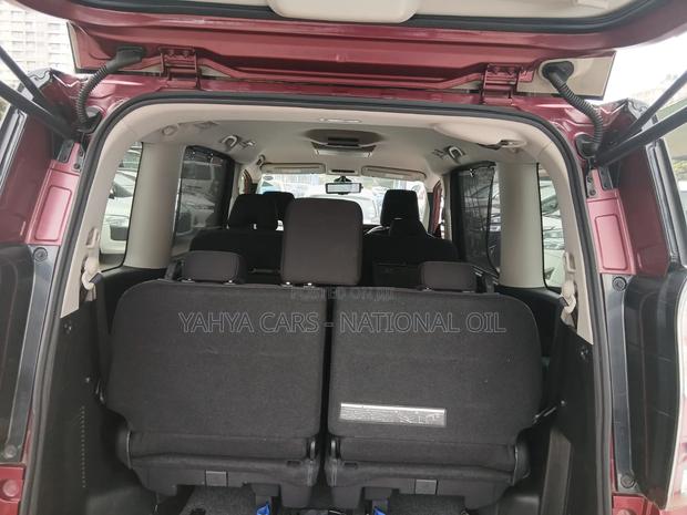 Nissan Serena 2018 Maroon