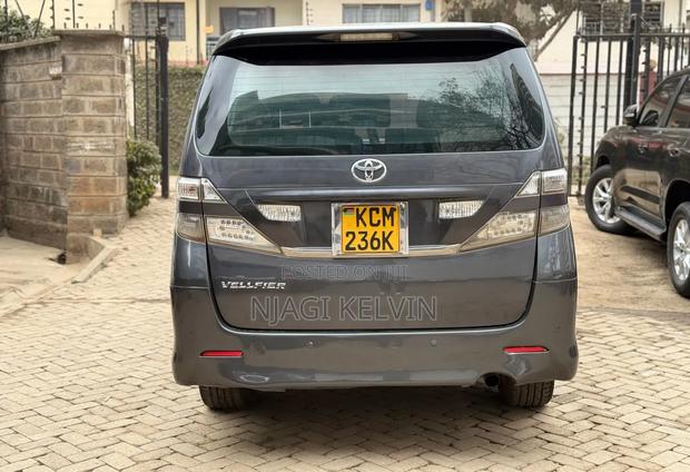 Toyota Vellfire 2010 Gray