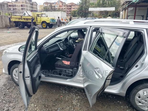 Toyota Corolla Fielder 2018 Silver