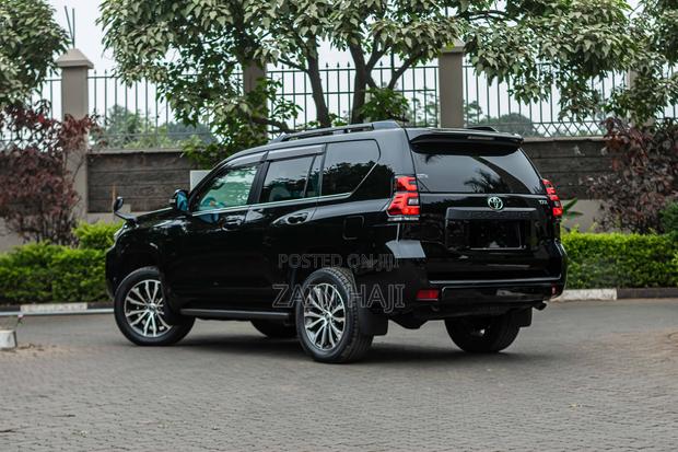 Toyota Land Cruiser Prado 2.7 2019 Black