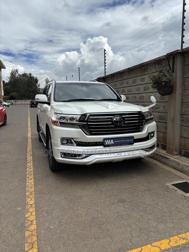 Toyota Land Cruiser 2018 Pearl