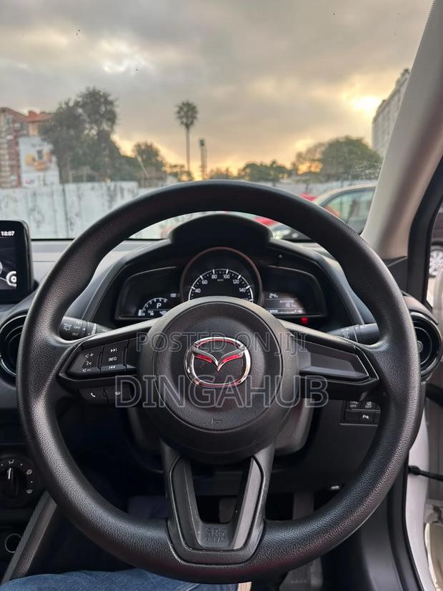 Mazda 2 2020 White
