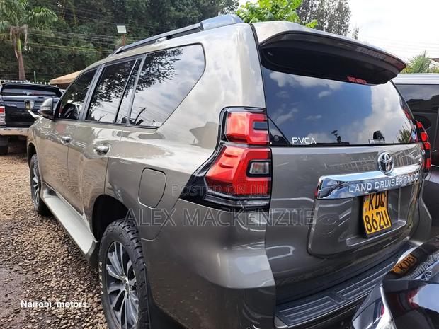 Toyota Land Cruiser Prado 2018 Gold