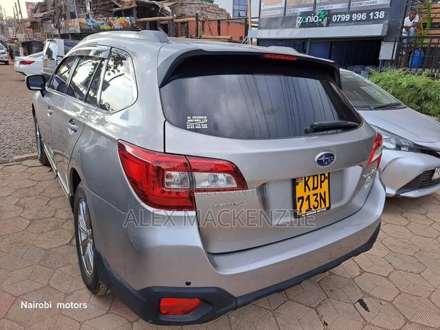 Subaru Outback 2016 Gold