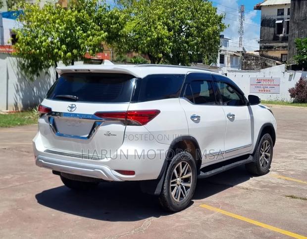Toyota Fortuner 2017 White