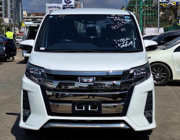 Toyota Noah 2019
