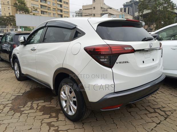 Honda Vezel 2019 White