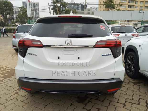 Honda Vezel 2019 White