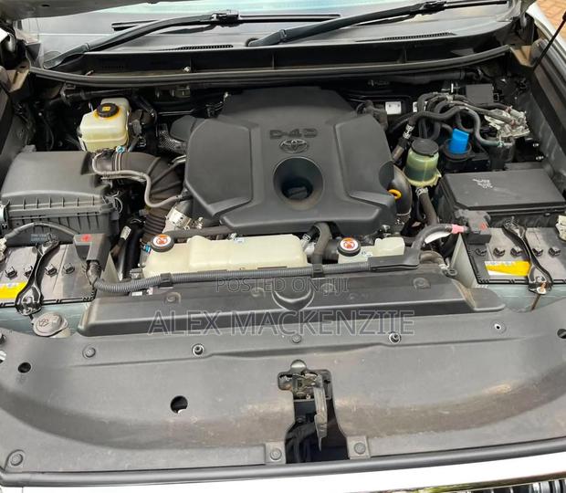 Toyota Land Cruiser Prado 2019 Silver
