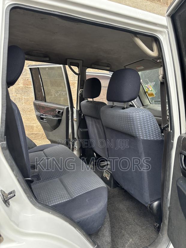 Mitsubishi Pajero 2002 White
