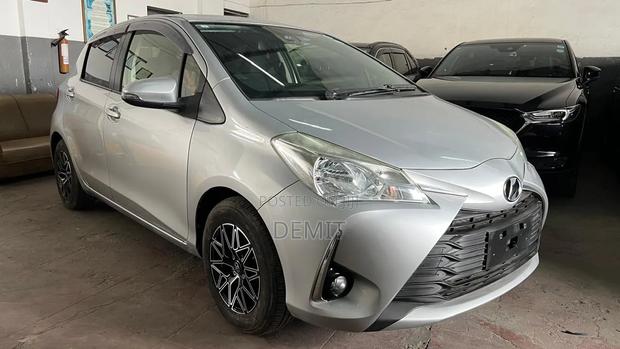 Toyota Vitz 1.3 FWD 5dr 2019 Silver