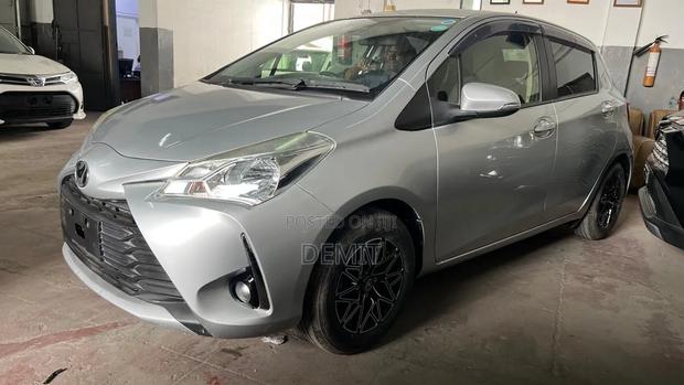 Toyota Vitz 1.3 FWD 5dr 2019 Silver