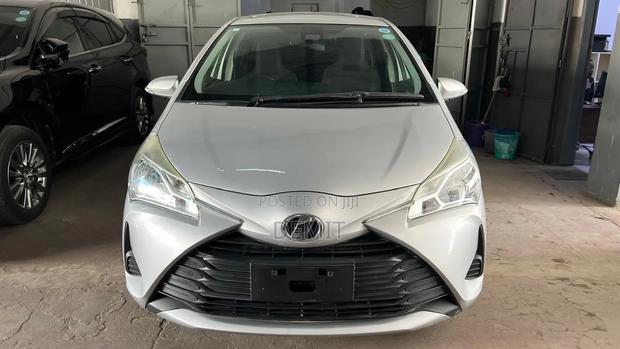 Toyota Vitz 1.3 FWD 5dr 2019 Silver