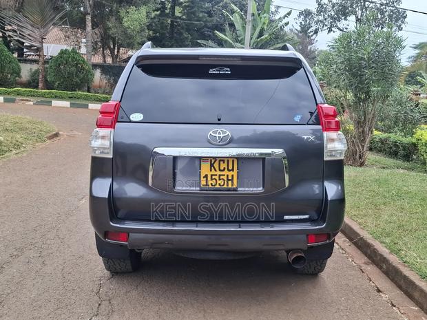 Toyota Land Cruiser Prado 2.7 i 2012 Gray