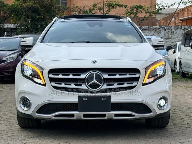 Mercedes-Benz GLA-Class 2019 White