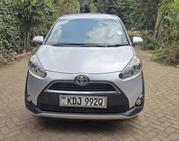 Toyota Sienta 2016 Silver for sale