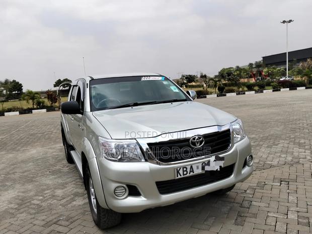 Toyota Hilux 2006 Silver