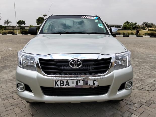 Toyota Hilux 2006 Silver