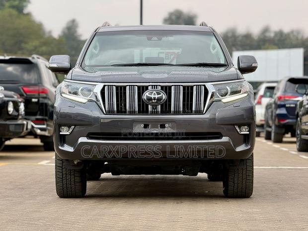 Toyota Land Cruiser Prado 2.8 2019 Gray