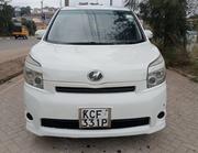 Toyota Voxy 2008 White for sale