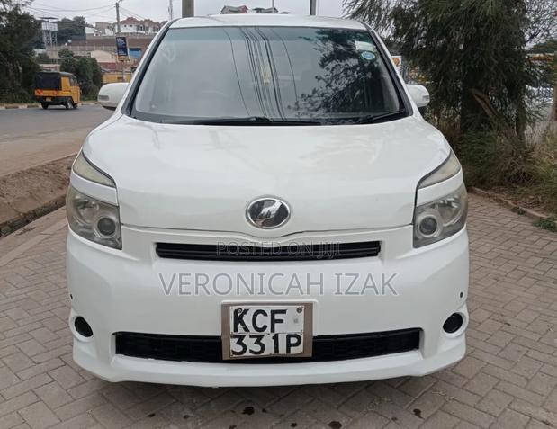 Toyota Voxy 2008 White