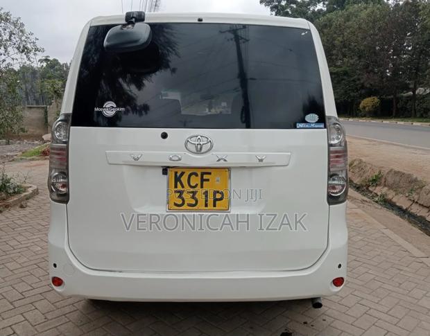 Toyota Voxy 2008 White