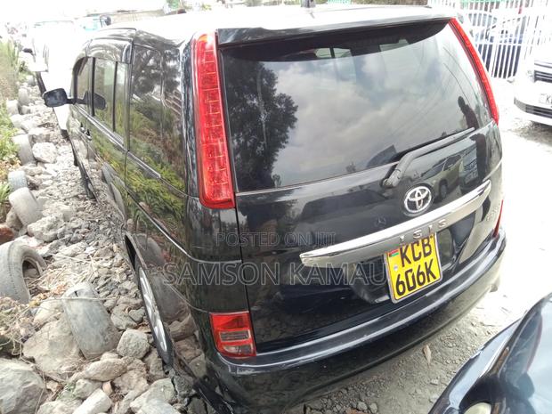 Toyota ISIS 2007 Black