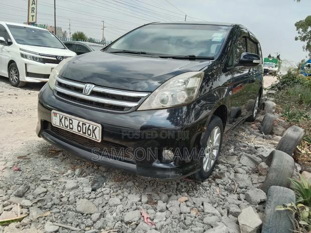 Toyota ISIS 2007 Black