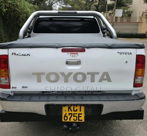 Toyota Hilux 2012 White