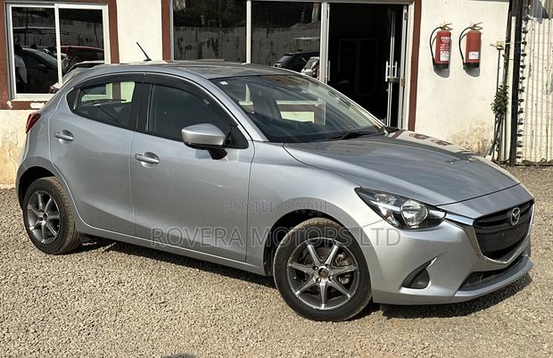 Mazda Demio 2019 Silver