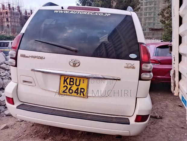 Toyota Land Cruiser Prado 2007 White