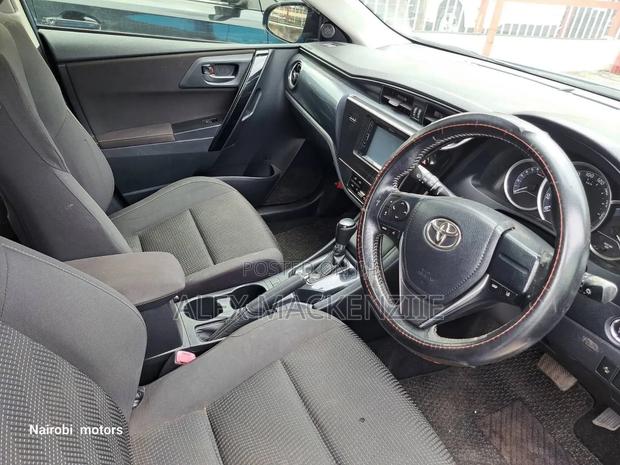 Toyota Auris 2015 Blue