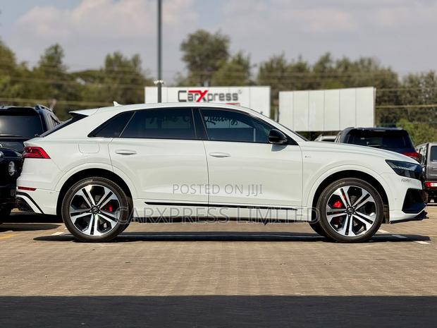 Audi Q8 55 Premium AWD quattro 2020 White