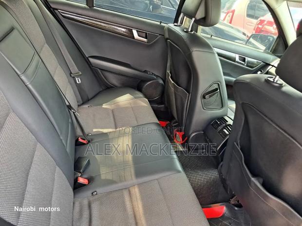Mercedes-Benz C200 2012 Black