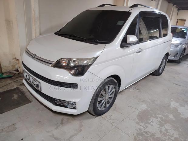 Toyota Spade 2016 White