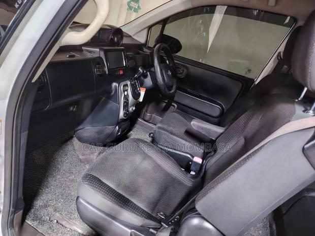 Toyota Spade 2016 White
