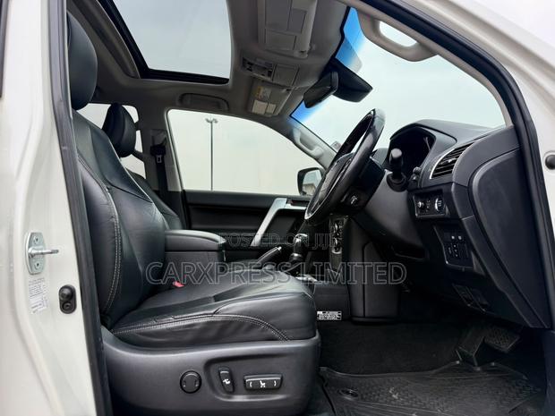 Toyota Land Cruiser Prado 2.8 2020 White