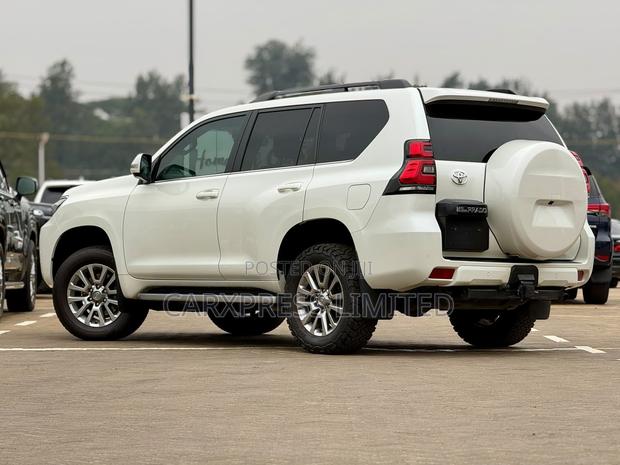 Toyota Land Cruiser Prado 2.8 2020 White