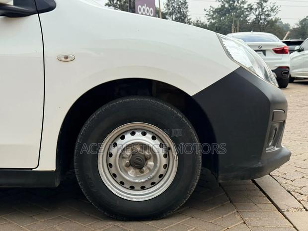 Nissan Advan 2018 White