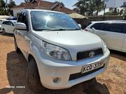 Toyota Rush 2011 White for sale