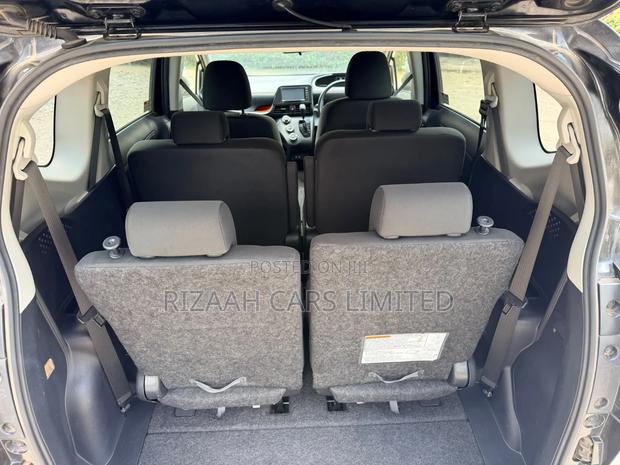 Toyota Sienta 2019