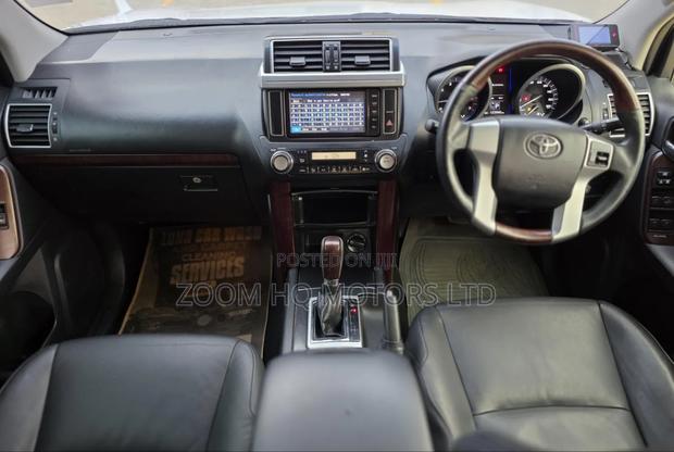 Toyota Land Cruiser Prado 2016 White